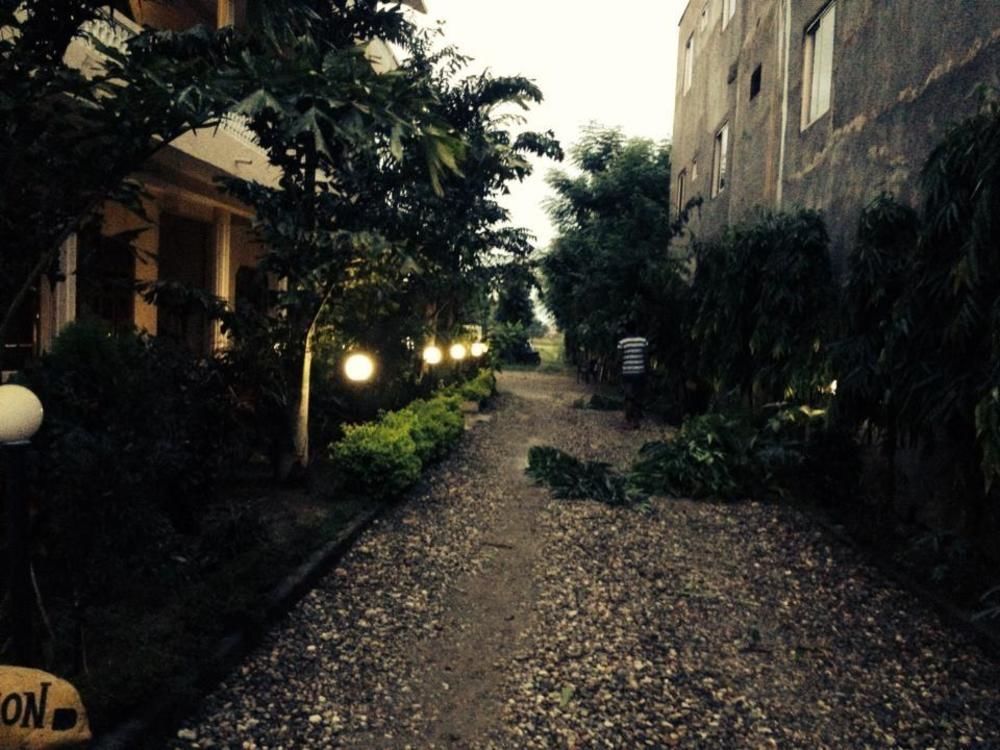 Jungle Sunset Camp Hotel Sauraha Bagian luar foto